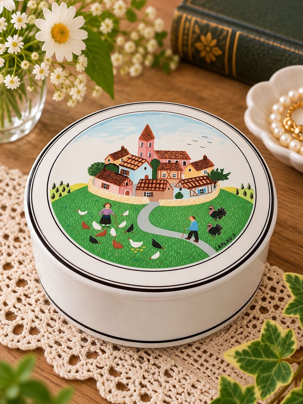 Villeroy & Boch Design Naif Laplau 3 Porcelain Trinket Box Village Scene